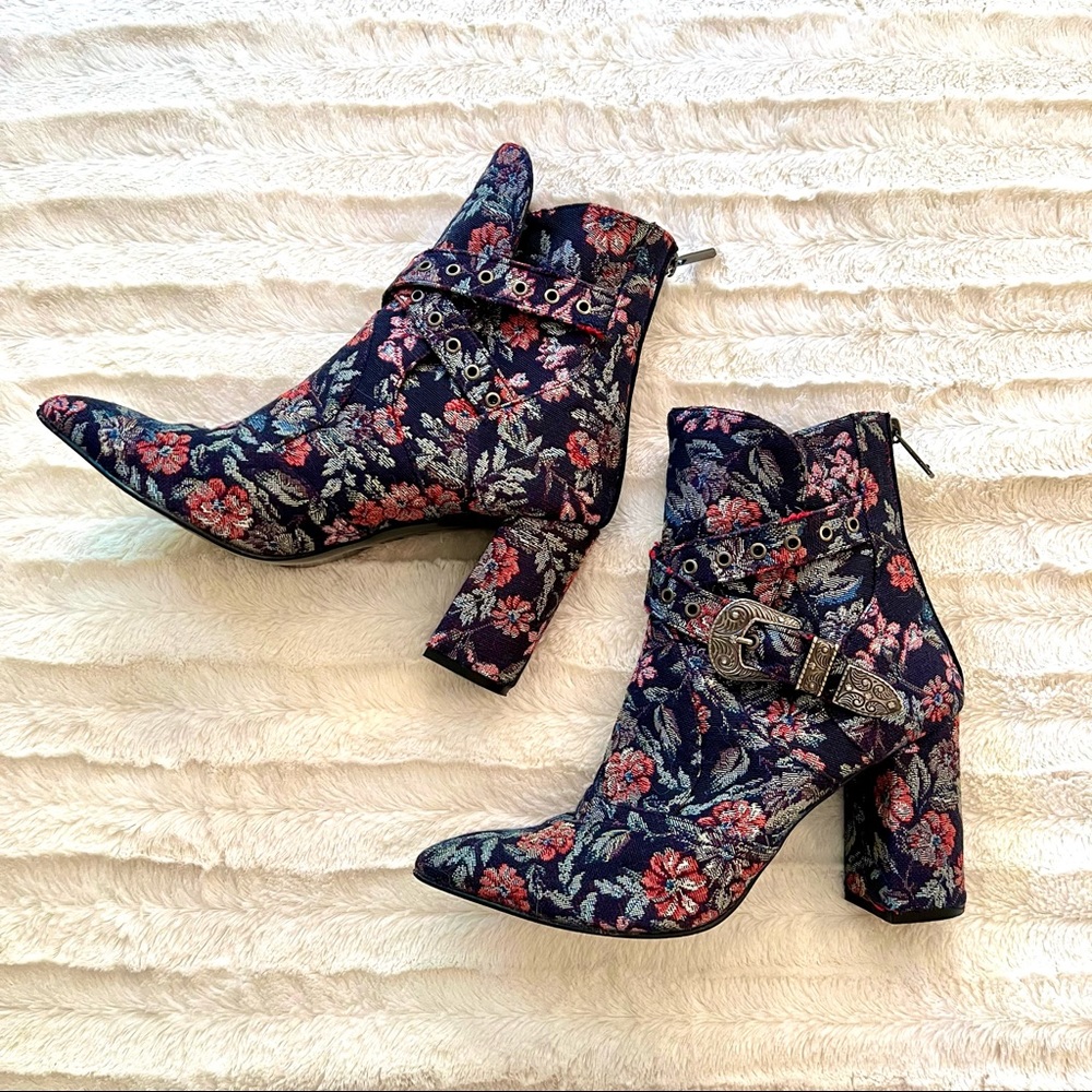 Badgley Mischka Morrisey Boot